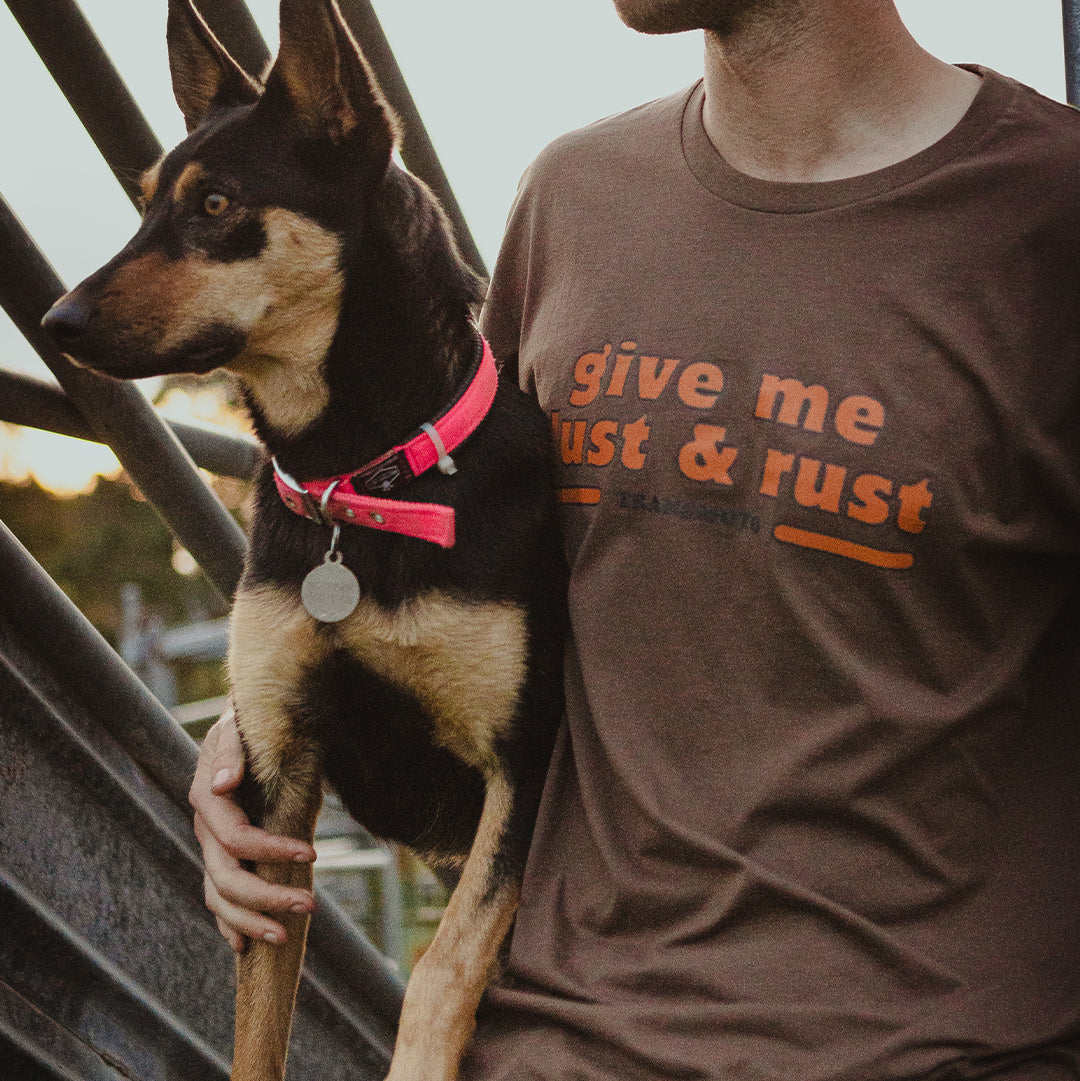 DUST & RUST TEE